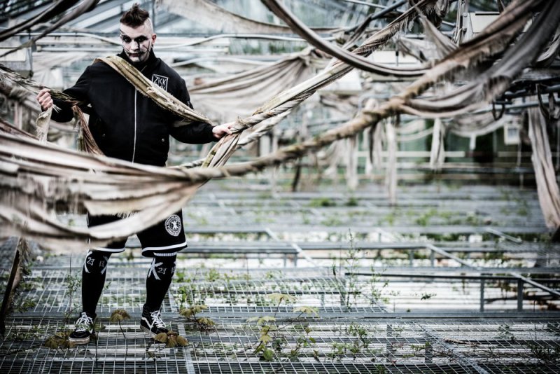 Fotoshooting mit dem Elektropunker im Gartenhaus_ creazyfoto-Fotoshooting Heilbronn