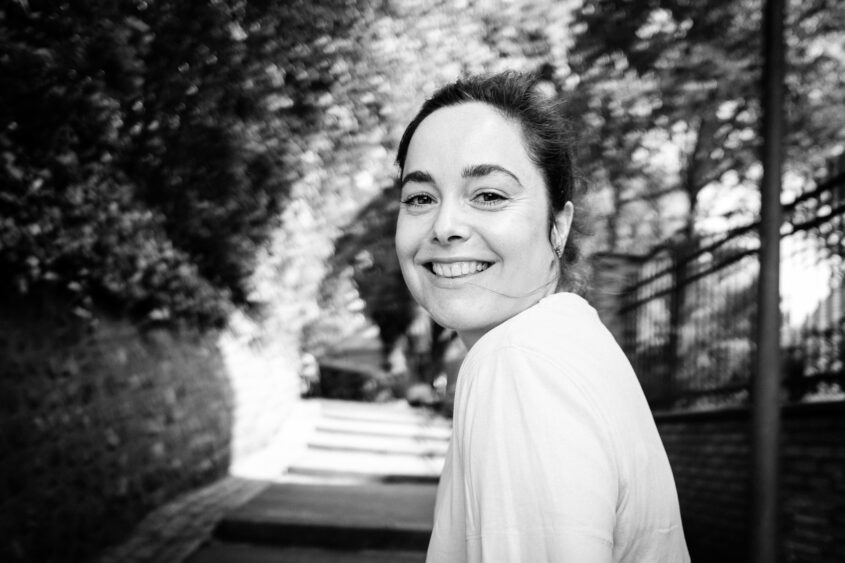 2022 war ich Mit der Schauspielerin Sara Louise Krutein in Blankenese unterwegs um Portraits für ihre Sedcard zu fotografieren. Unsere Tour führte uns nach Hamburg Blankenese, einem malerischen Stadtteil mit einer reichen Geschichte.