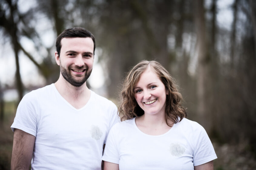 Authentisches Business-Teambild der Physiotherapeuten Nina und Ludwig Wörle für die Privatpraxis LebensStiel in Waal im Allgäu nahe Buchloe und Landsberg am Lech.