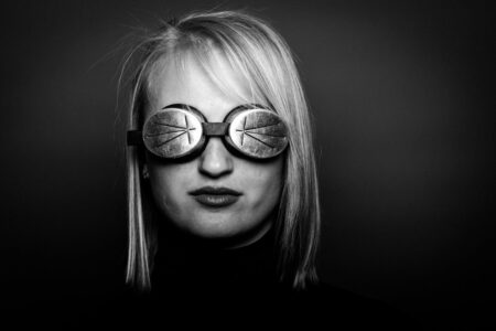 Ich zeige euch hier Bilder von meinem TFP Homestudio Foto Shooting mit Heidi. Sie ist eine ehemalige Spielkameradin meiner Tochter. verrückt, wie Zeit verfliegt, und die kleinen Kinder von einst werden plötzlich erwachsen, vor allem wenn sie plötzlich vor deiner Kamera stehen. 080-Heidi-Portrait-Fotoshooting-copyright-creazyfoto-Fotograf-Heilbronn-Obersulm