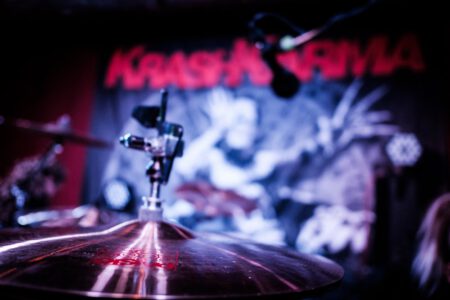 Konzertfotografie mit Krashkarma aus LA, Das Konzert fand im legendären Kellerklub in Stuttgart statt Peoplefotografie, Portrait Fotografie, Portraitshooting, TFP Fotoshooting, kostenlose Foto Shootings, Heilbronn, Obersulm, Portraitfotografie unterwegs 2019_03_08_Krashkarma-copyright-creazyfoto-Konzert-Fotograf-Heilbronn-0576