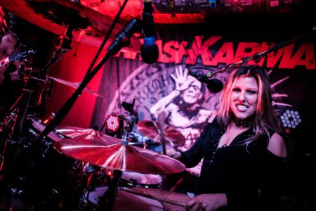 Konzertfotografie mit Krashkarma aus LA, Das Konzert fand im legendären Kellerklub in Stuttgart statt Peoplefotografie, Portrait Fotografie, Portraitshooting, TFP Fotoshooting, kostenlose Foto Shootings, Heilbronn, Obersulm, Portraitfotografie unterwegs 2019_03_08_Krashkarma-copyright-creazyfoto-Konzert-Fotograf-Heilbronn-0643