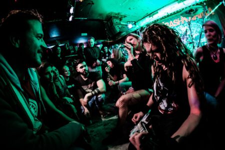 Konzertfotografie mit Krashkarma aus LA, Das Konzert fand im legendären Kellerklub in Stuttgart statt Peoplefotografie, Portrait Fotografie, Portraitshooting, TFP Fotoshooting, kostenlose Foto Shootings, Heilbronn, Obersulm, Portraitfotografie unterwegs 2019_03_08_Krashkarma-copyright-creazyfoto-Konzert-Fotograf-Heilbronn-0846