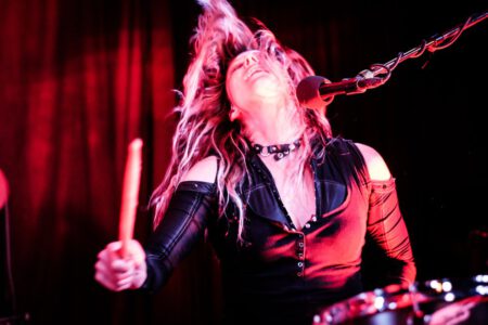 Konzertfotografie mit Krashkarma aus LA, Das Konzert fand im legendären Kellerklub in Stuttgart statt Peoplefotografie, Portrait Fotografie, Portraitshooting, TFP Fotoshooting, kostenlose Foto Shootings, Heilbronn, Obersulm, Portraitfotografie unterwegs 2019_03_08_Krashkarma-copyright-creazyfoto-Konzert-Fotograf-Heilbronn-0950