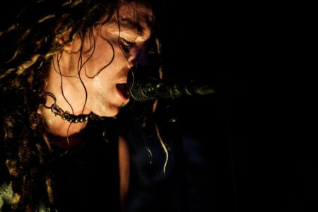 Konzertfotografie mit Krashkarma aus LA, Das Konzert fand im legendären Kellerklub in Stuttgart statt Peoplefotografie, Portrait Fotografie, Portraitshooting, TFP Fotoshooting, kostenlose Foto Shootings, Heilbronn, Obersulm, Portraitfotografie unterwegs 2019_03_08_Krashkarma-copyright-creazyfoto-Konzert-Fotograf-Heilbronn-0977