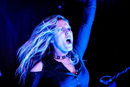 Konzertfotografie mit Krashkarma aus LA, Das Konzert fand im legendären Kellerklub in Stuttgart statt Peoplefotografie, Portrait Fotografie, Portraitshooting, TFP Fotoshooting, kostenlose Foto Shootings, Heilbronn, Obersulm, Portraitfotografie unterwegs 2019_03_08_Krashkarma-copyright-creazyfoto-Konzert-Fotograf-Heilbronn-1010