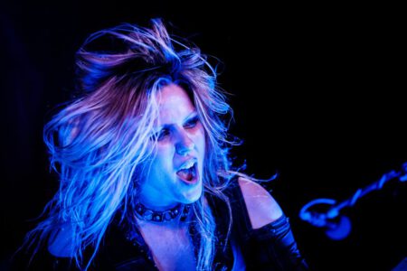Konzertfotografie mit Krashkarma aus LA, Das Konzert fand im legendären Kellerklub in Stuttgart statt Peoplefotografie, Portrait Fotografie, Portraitshooting, TFP Fotoshooting, kostenlose Foto Shootings, Heilbronn, Obersulm, Portraitfotografie unterwegs 2019_03_08_Krashkarma-copyright-creazyfoto-Konzert-Fotograf-Heilbronn-1018