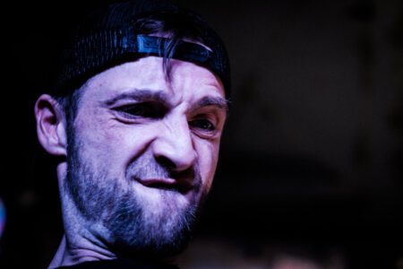 Konzertfotografie mit Krashkarma aus LA, Das Konzert fand im legendären Kellerklub in Stuttgart statt Peoplefotografie, Portrait Fotografie, Portraitshooting, TFP Fotoshooting, kostenlose Foto Shootings, Heilbronn, Obersulm, Portraitfotografie unterwegs 2019_03_08_Krashkarma-copyright-creazyfoto-Konzert-Fotograf-Heilbronn-1134