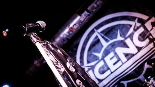 Konzertfotografie mit Licence aus Ludwigsburg, Das Konzert fand im legendären Kellerklub in Stuttgart statt Peoplefotografie, Portrait Fotografie, Portraitshooting, TFP Fotoshooting, kostenlose Foto Shootings, Heilbronn, Obersulm, Portraitfotografie unterwegs 2019_03_08_Krashkarma_creazyfoto-0360