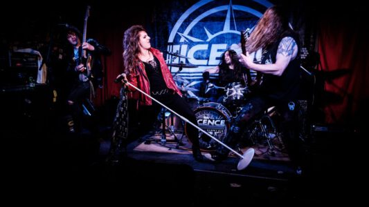 Konzertfotografie mit Licence aus Ludwigsburg, Das Konzert fand im legendären Kellerklub in Stuttgart statt Peoplefotografie, Portrait Fotografie, Portraitshooting, TFP Fotoshooting, kostenlose Foto Shootings, Heilbronn, Obersulm, Portraitfotografie unterwegs 2019_03_08_Krashkarma_creazyfoto-0378