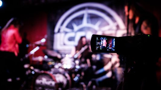 Konzertfotografie mit Licence aus Ludwigsburg, Das Konzert fand im legendären Kellerklub in Stuttgart statt Peoplefotografie, Portrait Fotografie, Portraitshooting, TFP Fotoshooting, kostenlose Foto Shootings, Heilbronn, Obersulm, Portraitfotografie unterwegs 2019_03_08_Krashkarma_creazyfoto-0437
