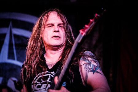 Konzertfotografie mit Licence aus Ludwigsburg, Das Konzert fand im legendären Kellerklub in Stuttgart statt Peoplefotografie, Portrait Fotografie, Portraitshooting, TFP Fotoshooting, kostenlose Foto Shootings, Heilbronn, Obersulm, Portraitfotografie unterwegs 2019_03_08_Krashkarma_creazyfoto-0469