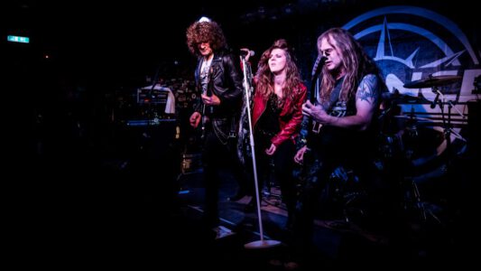Konzertfotografie mit Licence aus Ludwigsburg, Das Konzert fand im legendären Kellerklub in Stuttgart statt Peoplefotografie, Portrait Fotografie, Portraitshooting, TFP Fotoshooting, kostenlose Foto Shootings, Heilbronn, Obersulm, Portraitfotografie unterwegs 2019_03_08_Krashkarma_creazyfoto-6979