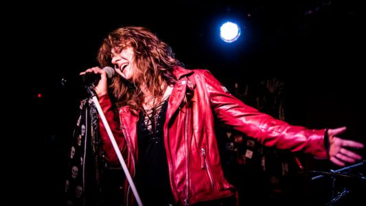 Konzertfotografie mit Licence aus Ludwigsburg, Das Konzert fand im legendären Kellerklub in Stuttgart statt Peoplefotografie, Portrait Fotografie, Portraitshooting, TFP Fotoshooting, kostenlose Foto Shootings, Heilbronn, Obersulm, Portraitfotografie unterwegs 2019_03_08_Krashkarma_creazyfoto-6995