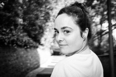 2022 war ich Mit der Schauspielerin Sara Louise Krutein in Blankenese unterwegs um Portraits für ihre Sedcard zu fotografieren. Unsere Tour führte uns nach Hamburg Blankenese, einem malerischen Stadtteil mit einer reichen Geschichte. 5157-Sara-Luise-Krutein-Hamburg-copyright-creazyfoto-Fotograf-Heilbronn