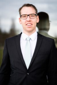 Freundliches Business-Portrait mit Krawatte, Bewerbungsfoto – Fotograf aus Heilbronn