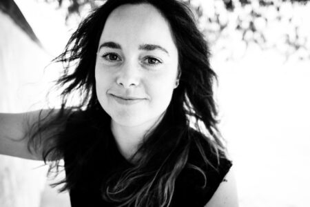 2022 war ich Mit der Schauspielerin Sara Louise Krutein in Blankenese unterwegs um Portraits für ihre Sedcard zu fotografieren. Unsere Tour führte uns nach Hamburg Blankenese, einem malerischen Stadtteil mit einer reichen Geschichte. 5298-Sara-Luise-Krutein-Hamburg-copyright-creazyfoto-Fotograf-Heilbronn