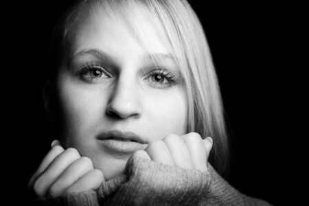 Ich zeige euch hier Bilder von meinem TFP Homestudio Foto Shooting mit Heidi. Sie ist eine ehemalige Spielkameradin meiner Tochter. verrückt, wie Zeit verfliegt, und die kleinen Kinder von einst werden plötzlich erwachsen, vor allem wenn sie plötzlich vor deiner Kamera stehen. 857-Heidi-Portrait-Fotoshooting-copyright-creazyfoto-Fotograf-Heilbronn-Obersulm