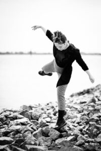 2022 war ich Mit der Schauspielerin Sara Louise Krutein in Blankenese unterwegs um Portraits für ihre Sedcard zu fotografieren. Unsere Tour führte uns nach Hamburg Blankenese, einem malerischen Stadtteil mit einer reichen Geschichte. 8994-Sara-Luise-Krutein-Hamburg-copyright-creazyfoto-Fotograf-Heilbronn