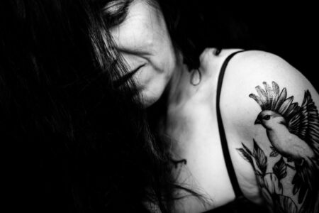 Im Homestudio Obersulm durfte ich Andrea begrüßen. Unser Tattoo Fotoshooting war ein Highlight! Als creazyfoto aus Heilbronn bin ich auf Portraits und Tattoo-Fotografie spezialisiert. 9217-Andrea-Tattoogirl-copyright-creazyfoto-Fotograf-Heilbronn