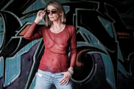 Ich, der Fotograf aus Heilbronn war mit Sigi im Lost Place und in den Dünen bei Speyer unterwegs, ein richtiges Fotoshooting Abendteuer! Diese Geschichte ist geprägt von coolem Urban Exploration, unerwarteten Begegnungen und dem Überleben von Schüssen, die im Nachhinein weniger gefährlich waren als gedacht. 9563-Lostplace-Fotoshooting-Sigi-Copyright-creazyfoto-Fotograf-Heilbronn