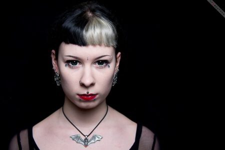 Ein außergewöhnliches Shooting. Relativ kurzfristig als Homeshooting geplant, aber vielleicht auch deshalb so Klasse. Aber Warum macht man Homeshootings? Es war einfach Arschkalt draußen! Homeshooting mit Beth Beyond