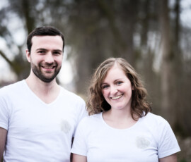 Charakterstarkes Businessporträt mit natürlicher Präsenz. Hier für das Team der Physiopraxis Lebensstiehl in Waal im Allgäu. DSCF227420250312-2025-03-Nina-Ludi-creazyfoto