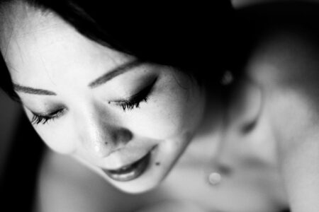 Hotelshooting in Tokyo mit Megumi. Portrait in Schwarz-Weiß. Ich liebe Portraitfotografie Megumi Hotelshooting - Peoplefotografie