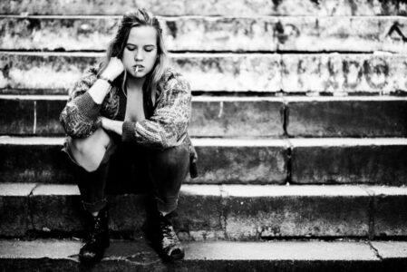 Schauspielerin Malin Uschkureit im Portrait am Hamburger Hafen, freies Fotoprojekt in Hamburg – Fotograf aus Heilbronn